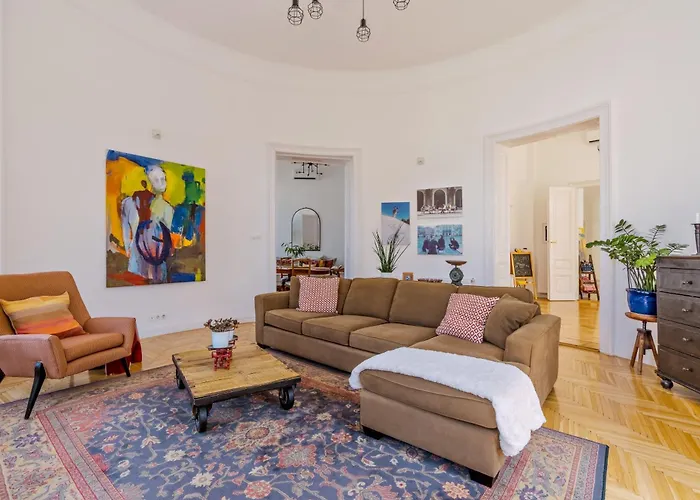 Highrise Art Apartment